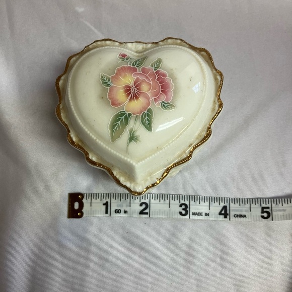 Heritage House Heart Trinket Box - Picture 8 of 12